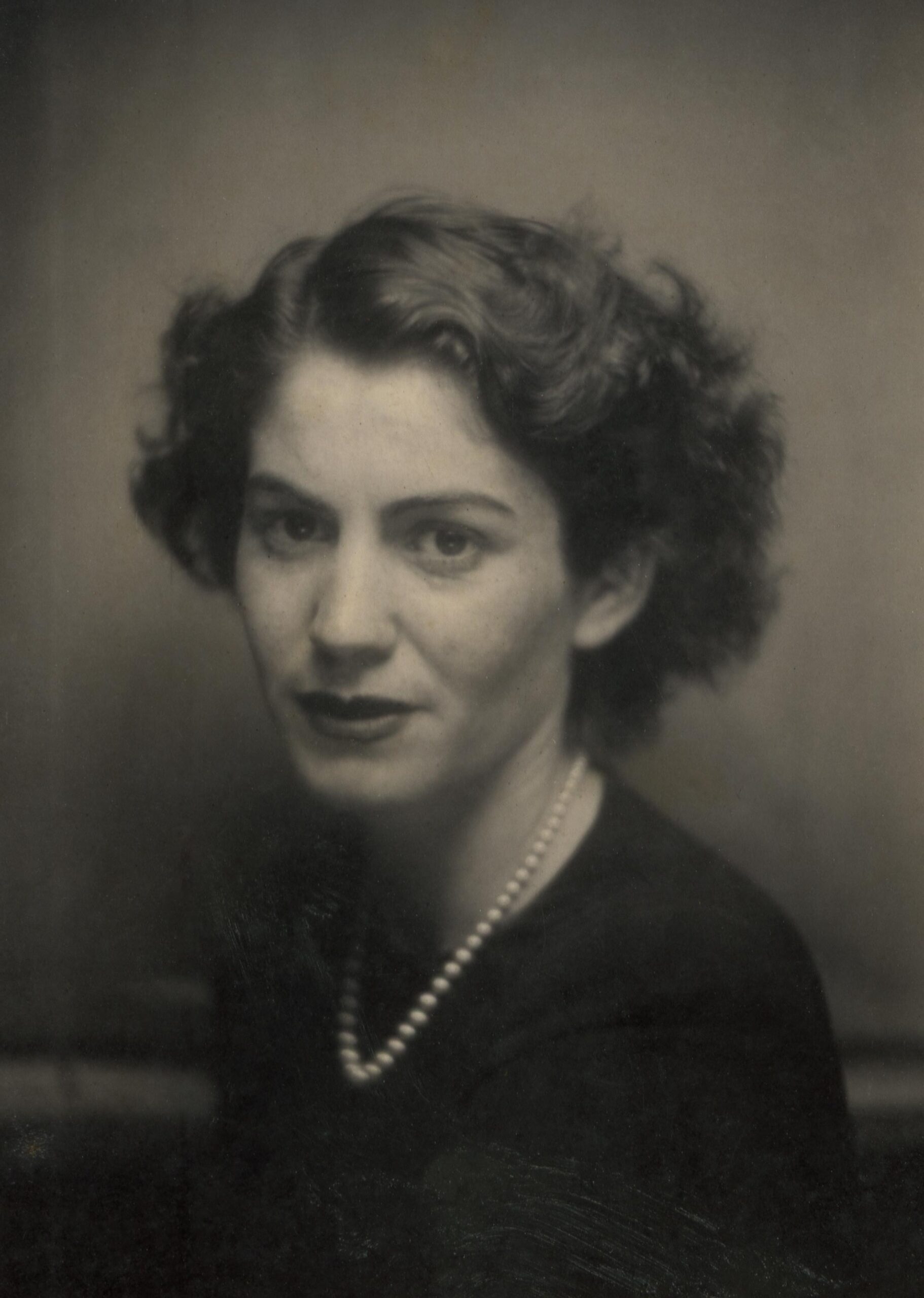 Retrato em preto e branco da Ded&eacute;.